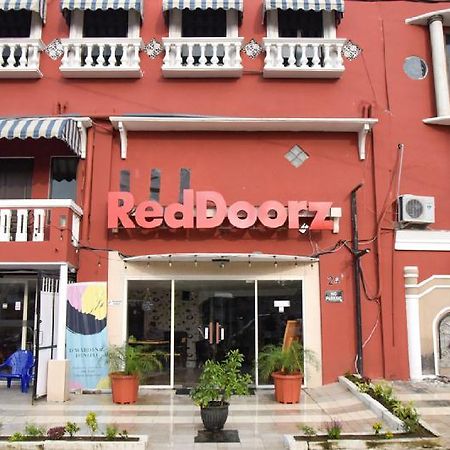 Reddoorz Near Pelabuhan Tanjung Perak 2 Surabaya Otel Dış mekan fotoğraf