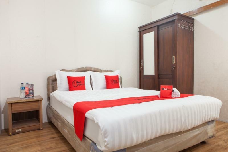 Reddoorz Near Pelabuhan Tanjung Perak 2 Surabaya Otel Dış mekan fotoğraf